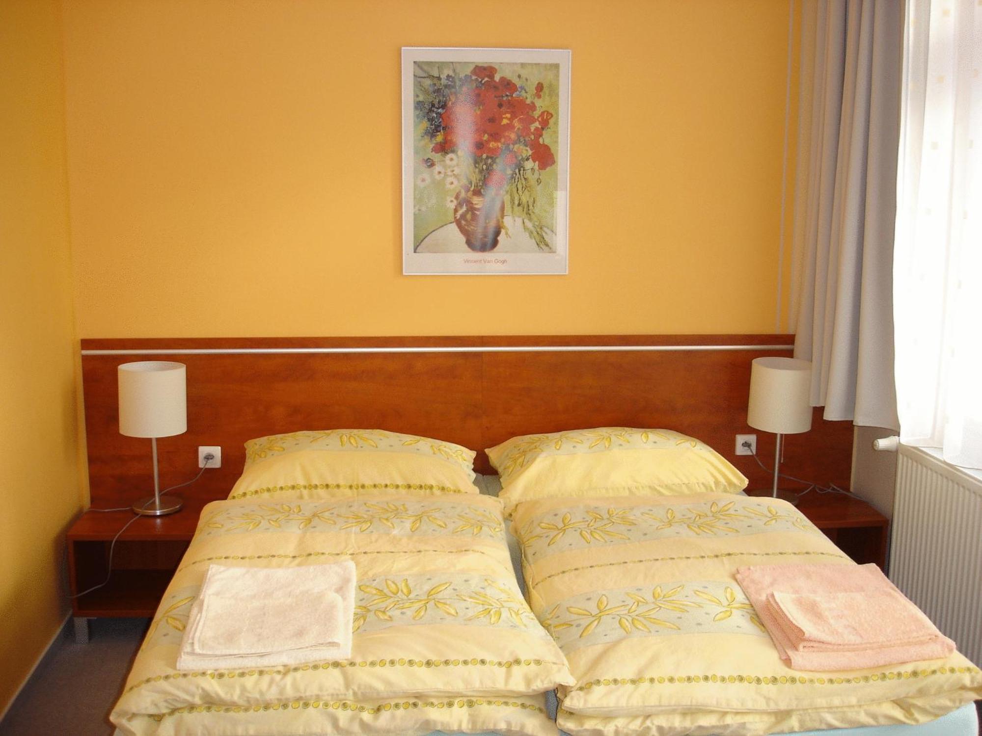 Red Deer Hotel Brezno Eksteriør billede