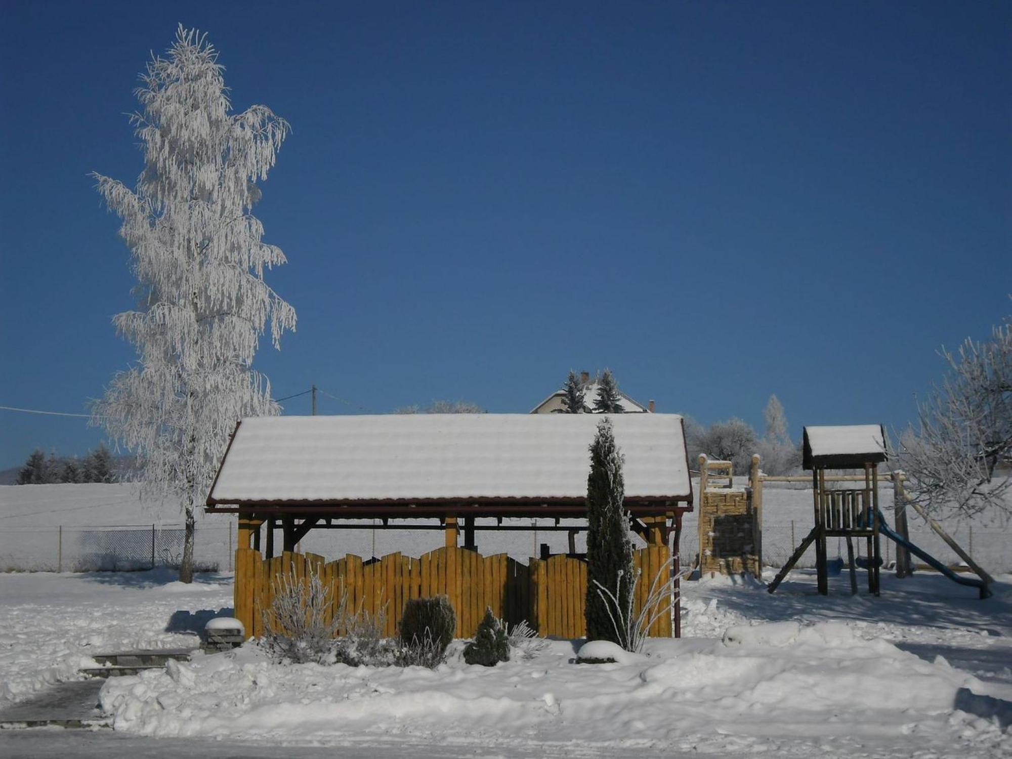Red Deer Hotel Brezno Eksteriør billede