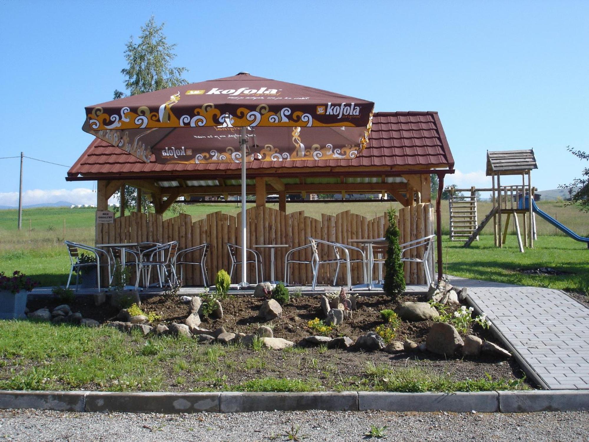 Red Deer Hotel Brezno Eksteriør billede