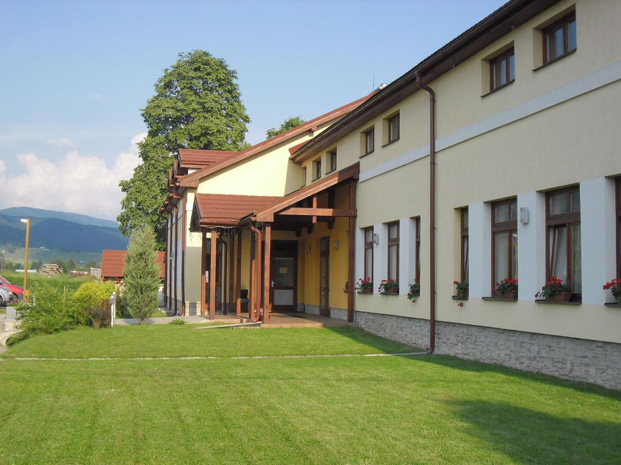 Red Deer Hotel Brezno Eksteriør billede