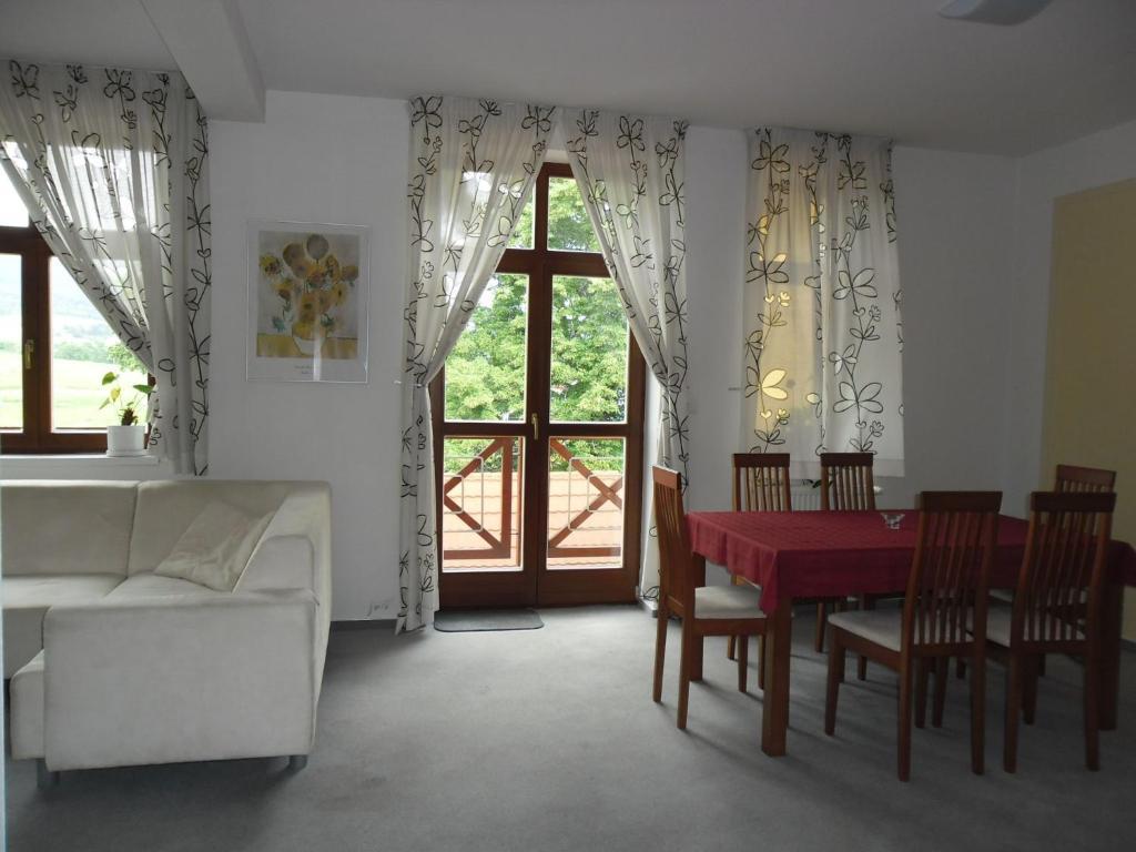 Red Deer Hotel Brezno Værelse billede