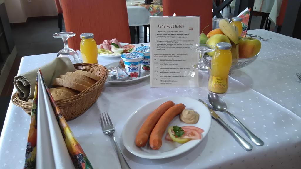 Red Deer Hotel Brezno Eksteriør billede